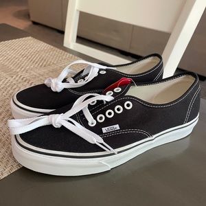 Black Vans Women’s 8.5/Men’s 7